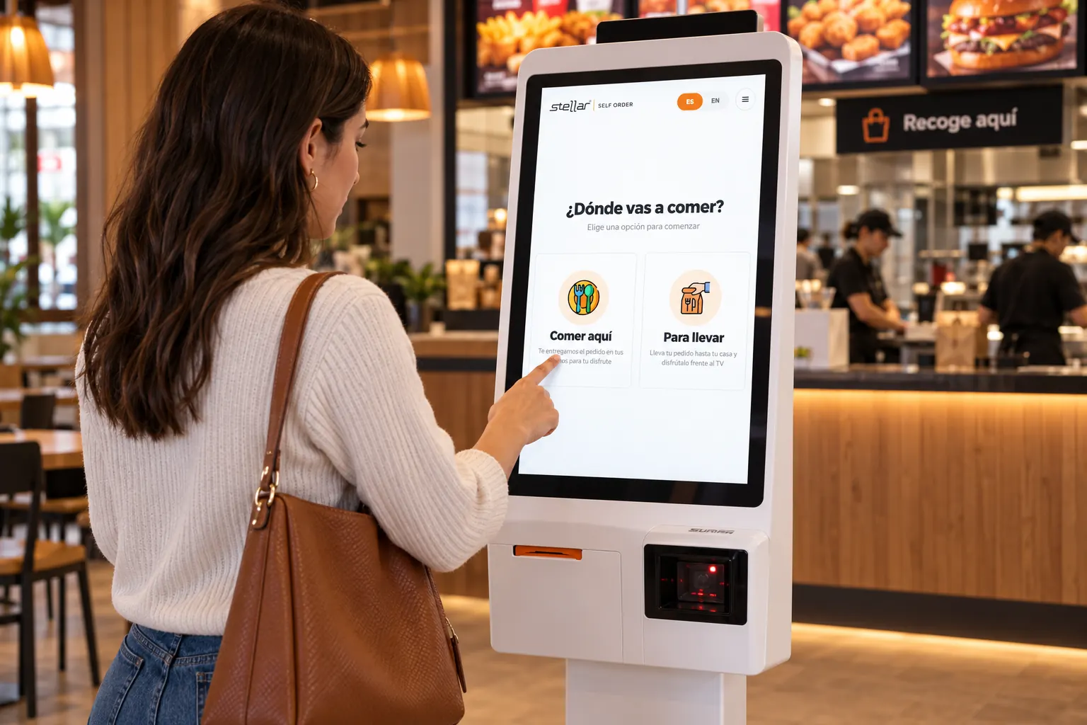 Cliente utiliza un quiosco FOOD Self-Order en un restaurante; escena generada con referencias del producto